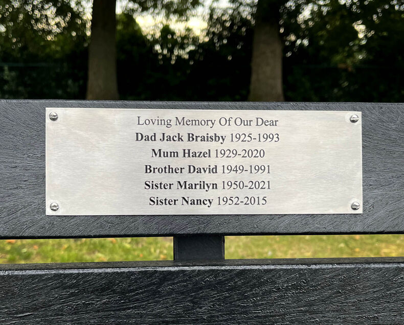 What is the best material for a bench plaque?