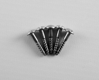 Size 4 Steel Wood (Round Head) Screws (pkt of 5)
